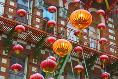 美丽的红色中国灯笼在唐人街的 San Francisco