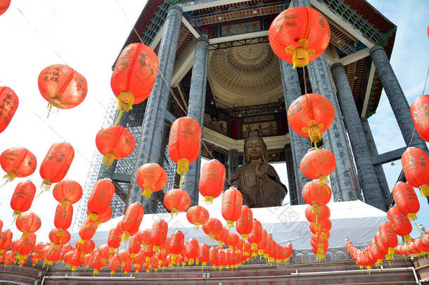 <strong>观音</strong>和中国寺庙槟城的红灯笼