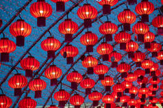 中国的灯笼照亮新的一年，挂装饰.