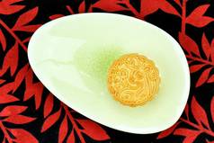 关闭了视图集礼盒为中国月饼在中秋节庆祝。（月亮蛋糕的一天)