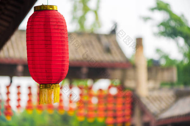 <strong>大红</strong>灯笼在中国的公园