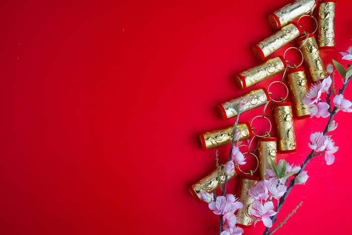 红色与农历新年节日装饰品李子花