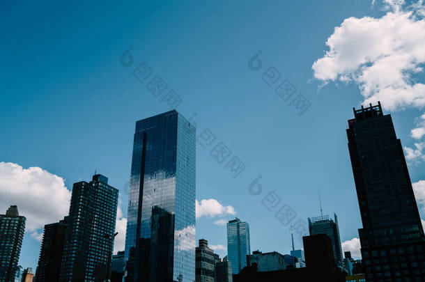 大都市商业区的未来景观与高大的摩天大楼水晶外表, <strong>高楼</strong>林立的现代<strong>建筑</strong>与写字楼<strong>和</strong>公寓出租曼哈顿 skylin