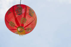 中国风格的红色灯笼与天空背景