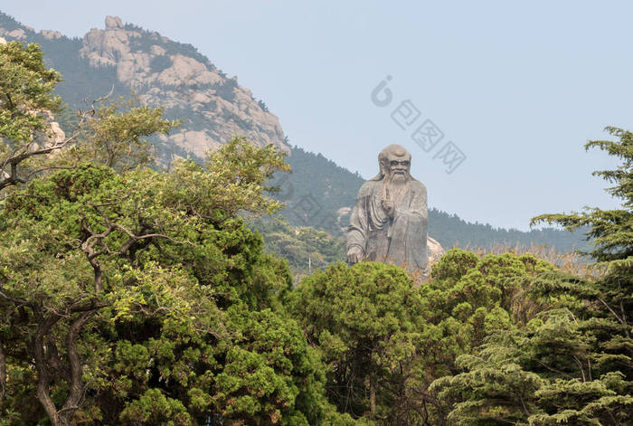 青岛附近老山老子雕像