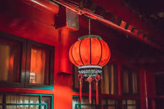 中国新年, 传统装饰红色东方灯笼