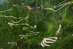 天门山自然公园山路-中国旅游背景