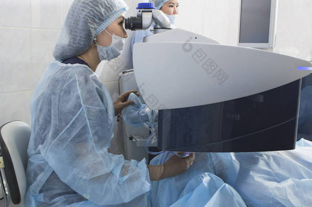 激光手术治疗视力矫正和白内障摘除术