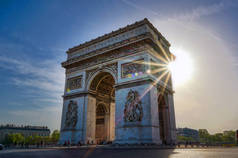 位于法国巴黎的凯旋门的景观.