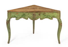 古董彩绘桌子三角形形状与三条腿