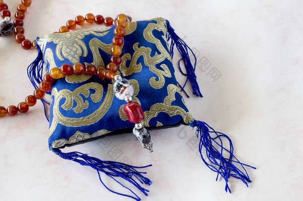藏传佛教念珠，称为玛瑙或日本杜鹃
