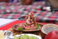 Pooja Thali的Mangalmurti Ganesha