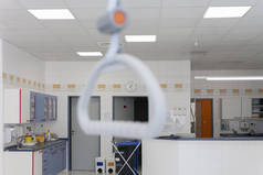 医院里的重症监护病房，是一个可以治疗因眼镜蛇引起的肺炎病人的地方19.