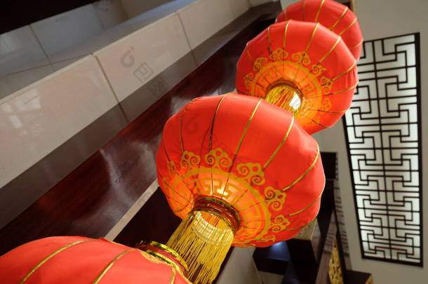 中国传统灯具的礼仪装饰