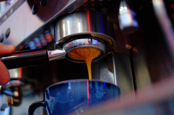 用浓缩咖啡机生产单浓缩咖啡的工艺