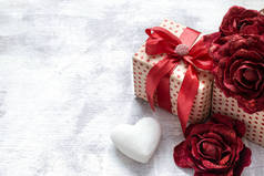 节日背景,礼物盒,心形,鲜花,情人节礼物.庆祝活动的概念.