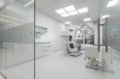 牙科医务室内部，特种装备