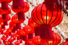 泰国百货商店装饰中国新年彩灯的红色灯笼 