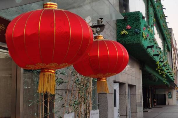 市里的中国新年灯笼