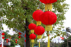 城市里的中国灯笼