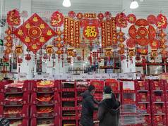 城市里的中国新年装饰品