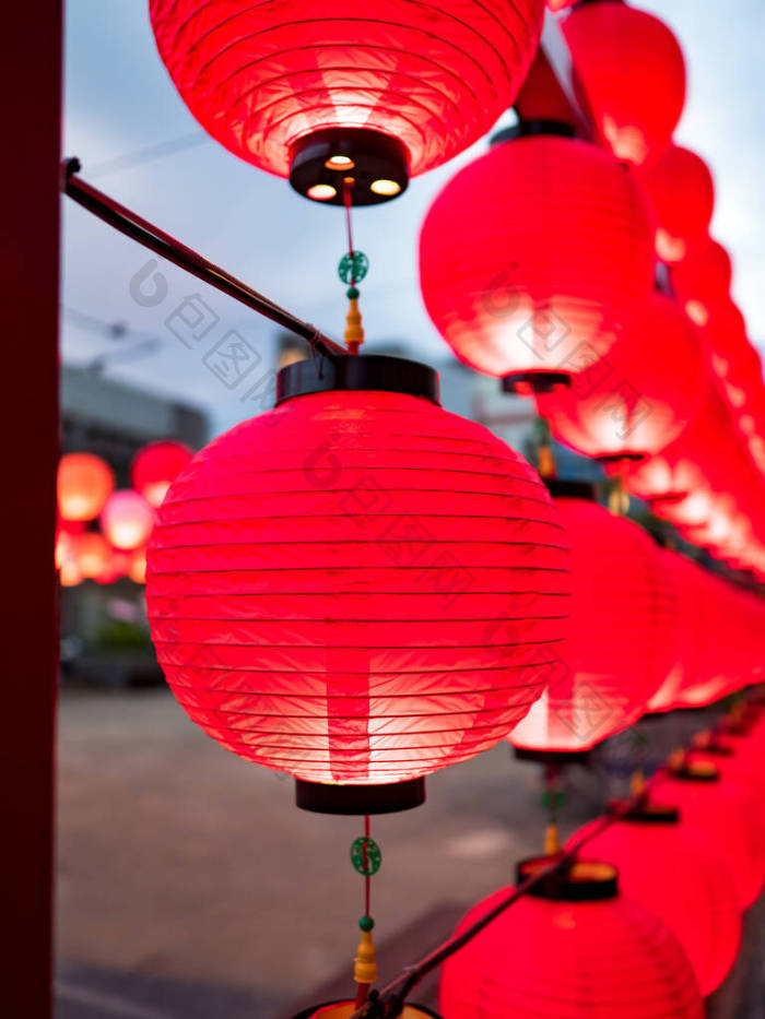 元宵节期间的中国灯笼图片-包图网企业站