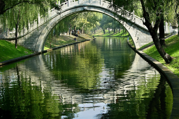 月亮门紫色竹公园，北京，中国