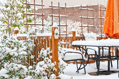 花园露台，冬季风光上雪