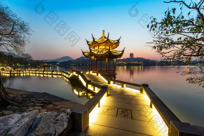 美丽的杭州在黄昏时分古代馆图片-包图网企业站