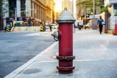 旧的红色消防栓纽约城街。消防应急消防访问 hidrant
