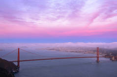 金门大桥在夕阳的背景下，旧金山，加利福尼亚州，美国