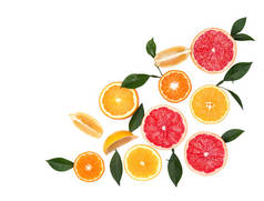 柑橘类水果在白色背景下分离。孤立的柑橘类水果。柠檬片, 粉红色的葡萄柚和橙色的白色背景, 与修剪路径隔离。顶部视图
