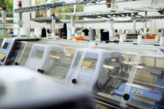 针织和编织在纺织工业中的机器