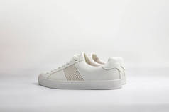 白色, 新的和干净的运动鞋鞋白色背景