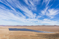太阳能是减少二氧化碳排放的清洁技术, 也是太阳能的最佳场所, 它是智利北部的阿塔卡马沙漠, 所有的天文观测台都放置在那里