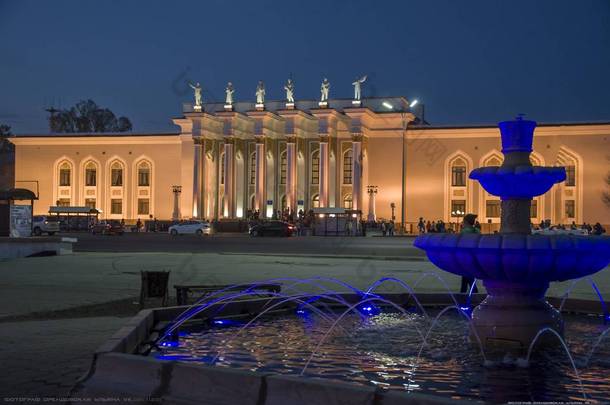 城市的建筑学和纪念碑。<strong>哈萨克</strong>斯坦共和国卡拉甘达市.