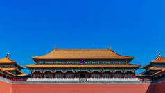在中国北京, 紫禁城南门也是这样的, 可以看到子午门 (武门)
