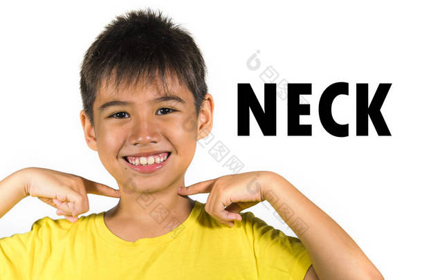 英语学习卡孩子用手指指着他的肩膀隔离在白色背景作为学校卡片集合身体和脸的一部分