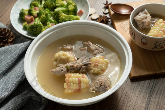 咸味汤状的汤中塞满了碎猪肉的吃米球-包图企业站