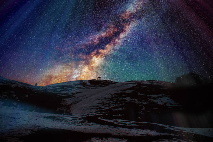 夜晚星空的美丽景色图片-包图网企业站
