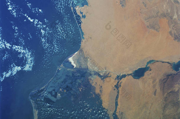 天空实验室3尼罗河三角洲，埃及和苏伊士运河的地球视图。 Nasa提供的此图像的元素
