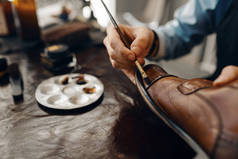 鞋匠与刷染鞋,鞋类修理服务. 工匠技能，制鞋工场，鞋匠和鞋匠大师