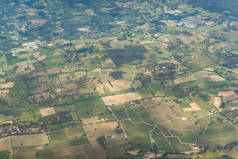 从空中俯瞰农田的格局.农业景观f