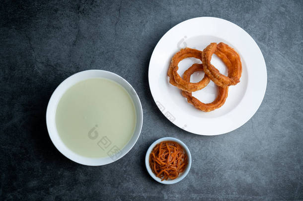 在中国古老的北京，传统的食物饺菜。老北京的特色菜饺泉.老北京<strong>特别</strong>好吃的豆浆.老北京特色菜