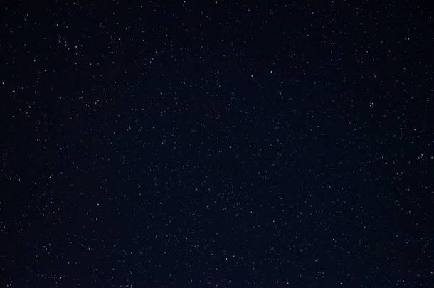 <strong>漫漫</strong>长夜的亮星照片。很多有星座的星星远离城市。夜景.