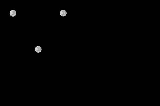 由奇妙的三重卫星图像组成，在夜空背景上有三个完整的卫星