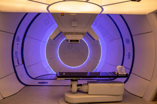 病人放射线治疗固定口罩显示激光线以靶向脑内癌细胞.