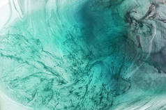 文摘:蓝绿色海洋，水底涂料。飞溅和波浪在运动中的漩涡。流线型艺术墙纸，液体鲜活的色彩