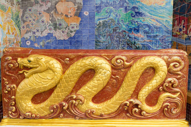 中国黄道带，小蛇年雕塑，泰国纳孔拉齐莫省万邦莱.