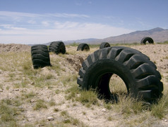 轮胎沙漠
